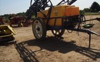 Pulvérisateur traîné : Caruelle VERISTAR 2400L 24M