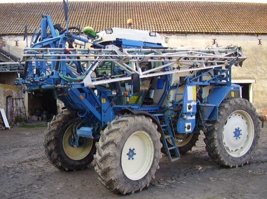 Pulvé automoteur Matrot TE 24D 3000 Pulvé automoteur Matrot TE 24D 3000